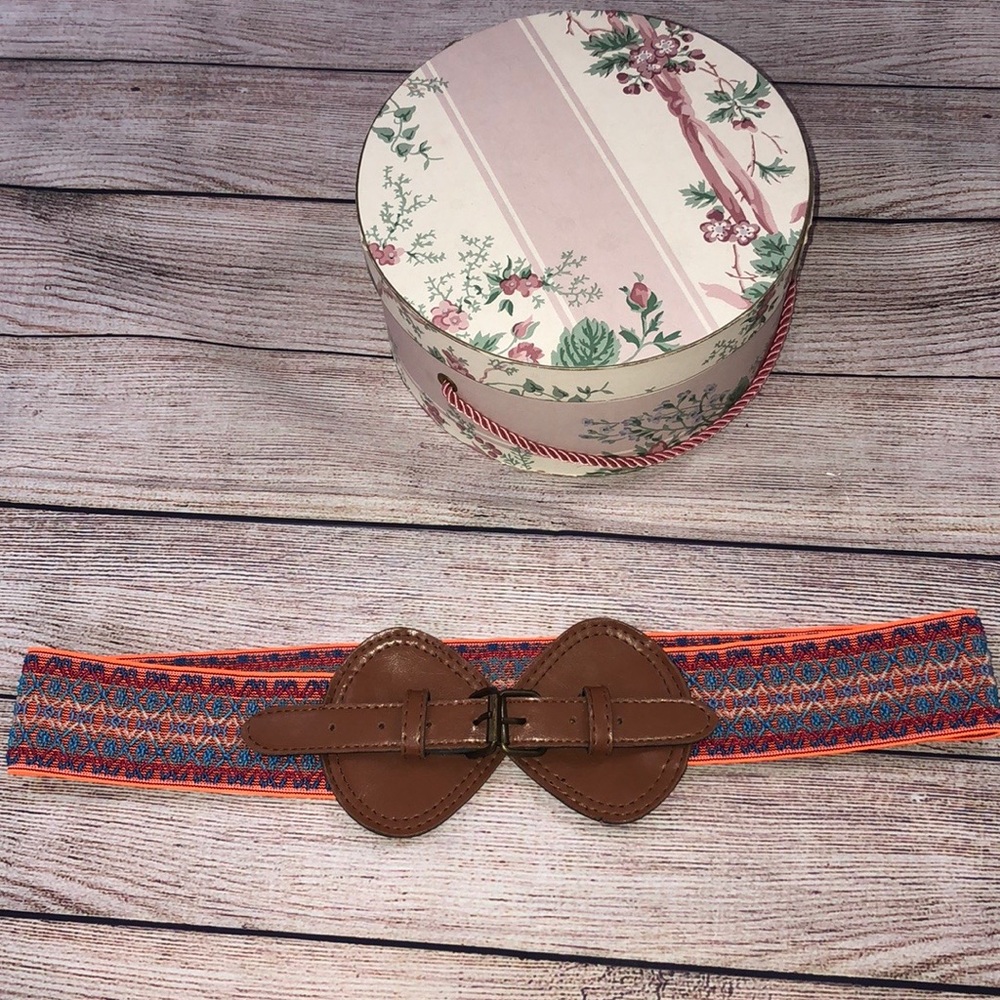 BELT - Picture 2 of 6